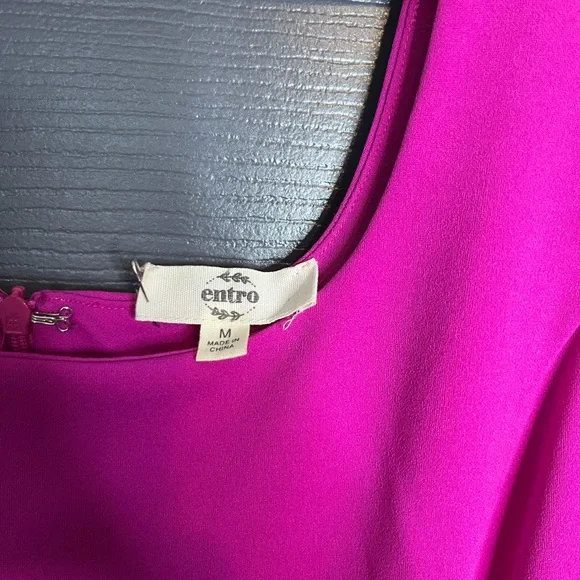 Elegant Pink Sleeveless Dress - Picture 4 of 4